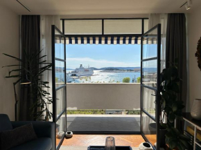 BREGOS SUPERIOR APARTMENT - unique design 3-BR - unbelievable panoramic view of Split - walking distance from UNESCO palace and Bacvice beach - free parking - BURALUX properties